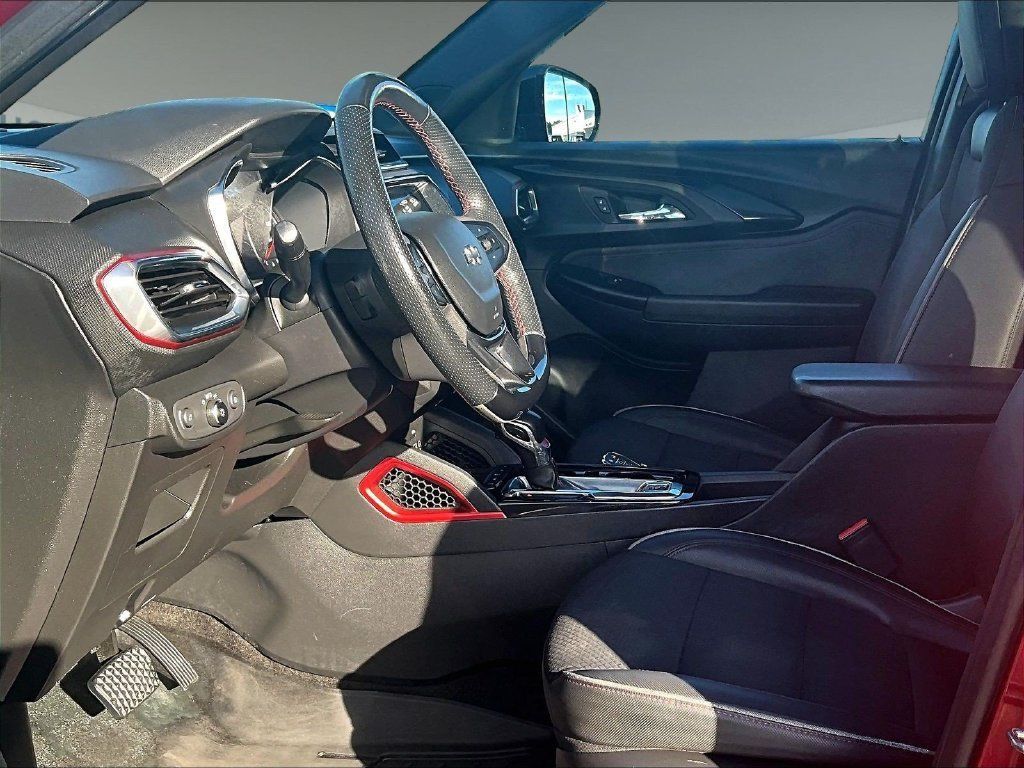 Used 2023 Chevrolet TrailBlazer RS w/ Sun and Liftgate Package AWD/4WD image 8