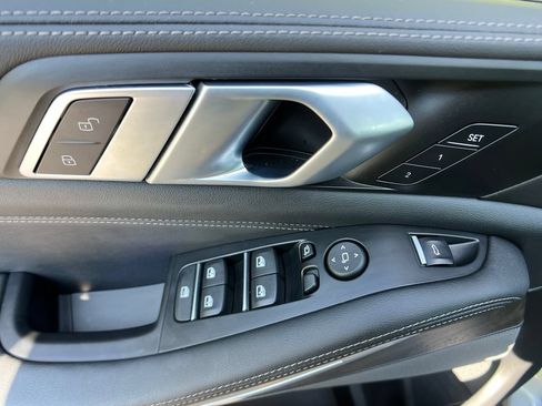 Used 2025 BMW X5 xDrive40i AWD/4WD image 12