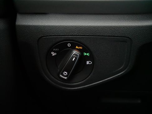 Certified 2022 Volkswagen Atlas SEL R-Line image 27