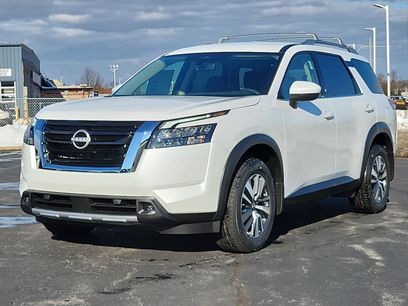 New 2025 Nissan Pathfinder SL w/ Cargo Package
