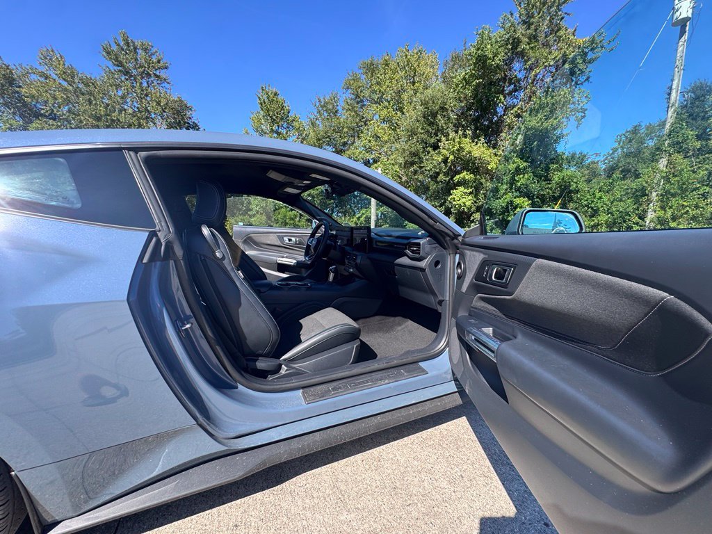 Used 2024 Ford Mustang Coupe RWD image 14