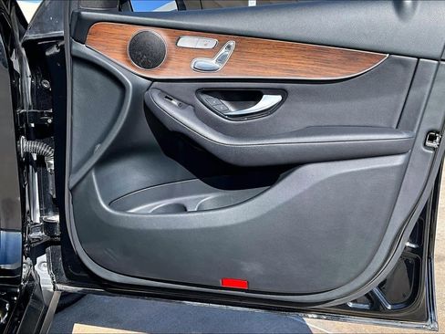 Used 2020 Mercedes-Benz GLC 300 image 25