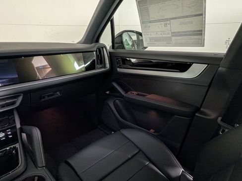 New 2026 Porsche Cayenne image 23