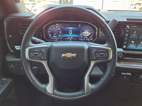 Used 2024 Chevrolet Silverado 2500 LT AWD/4WD image 31