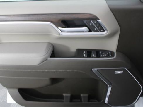 New 2026 GMC Sierra 1500 SLT image 14