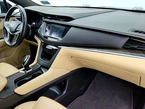 Used 2019 Cadillac XT5 AWD image 23