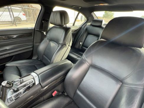 Used 2014 BMW 750i image 12