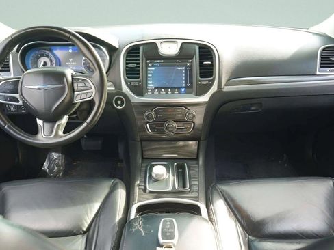 Used 2021 Chrysler 300 Touring L image 36