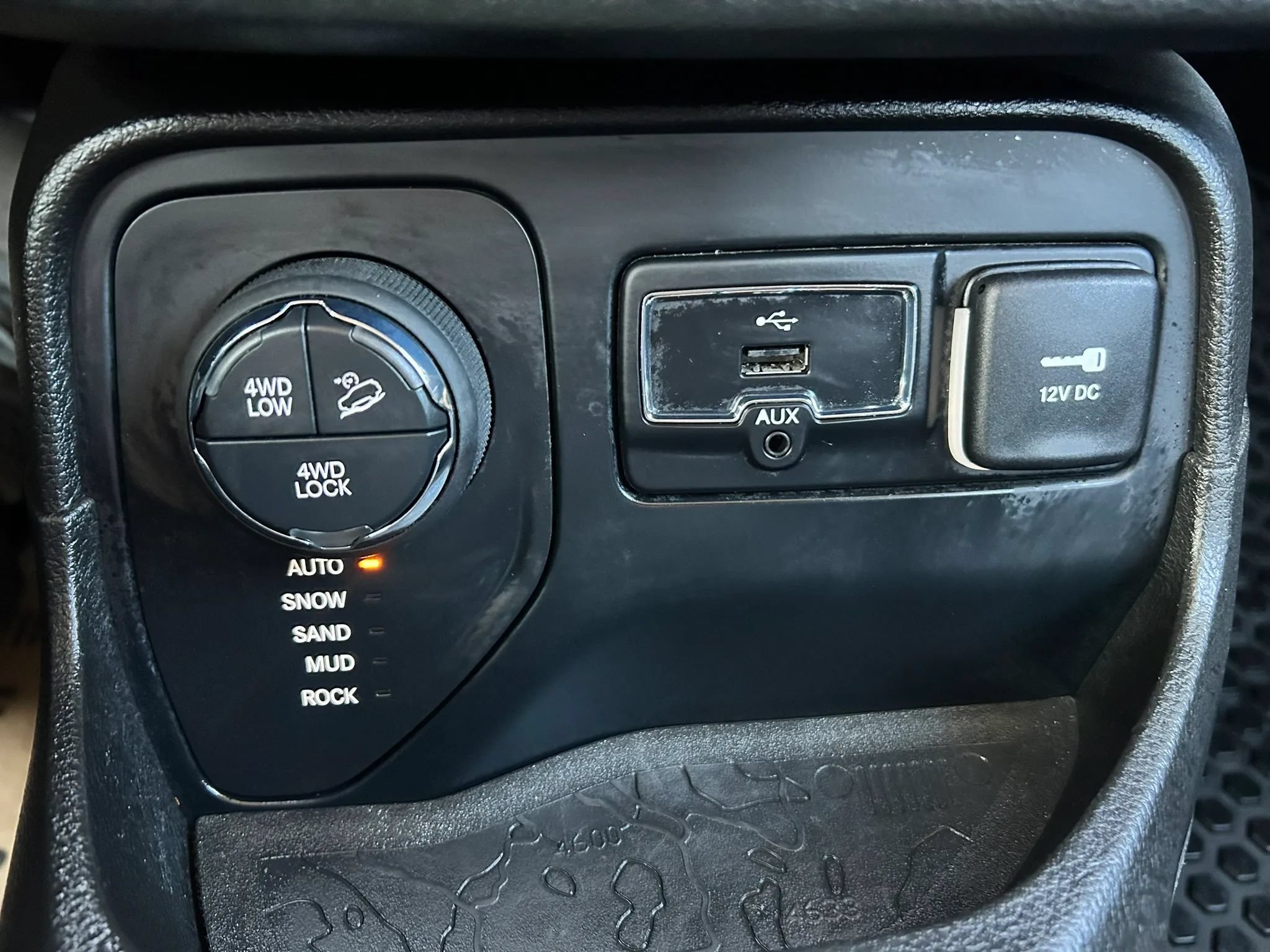 Used 2017 Jeep Renegade Trailhawk AWD/4WD image 24
