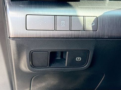 Used 2025 Hyundai Kona SEL FWD image 10