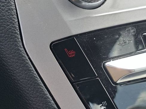 Used 2023 Ford Explorer XLT w/ Equipment Group 202A image 17