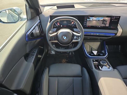 Used 2025 BMW X3 xDrive30i w/ Premium Package image 16