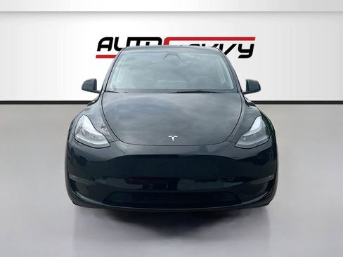 Used 2023 Tesla Model Y Long Range AWD/4WD image 2