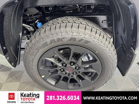 New 2026 Toyota Tundra Platinum w/ TRD Off-Road Package AWD/4WD image 15