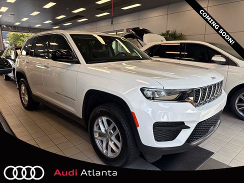 Used 2023 Jeep Grand Cherokee Laredo X AWD/4WD image 1