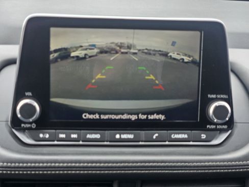 Used 2024 Nissan Rogue S image 23