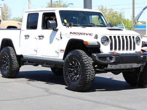 Used 2021 Jeep Gladiator Mojave AWD/4WD image 3