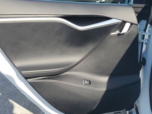 Used 2016 Tesla Model S 90D image 22