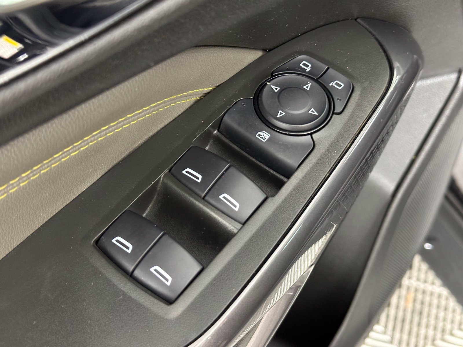 Used 2025 Chevrolet Trax ACTIV w/ Sunroof Package FWD image 28