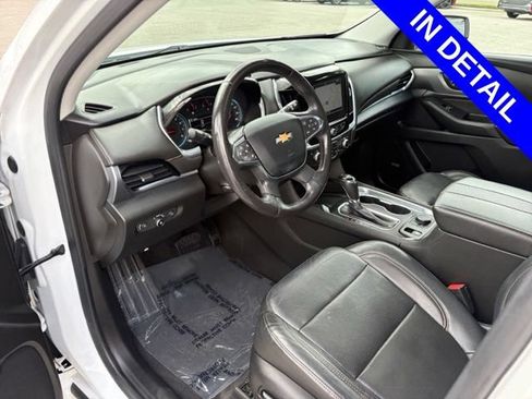 Used 2019 Chevrolet Traverse Premier w/ Driver Confidence II Package FWD image 40
