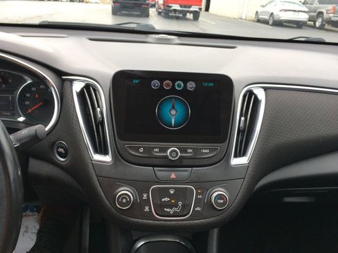 Used 2018 Chevrolet Malibu LT w/ Driver Confidence Package image 21