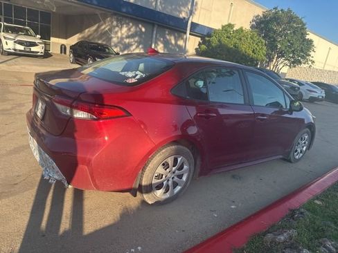 Used 2024 Toyota Corolla LE FWD image 4