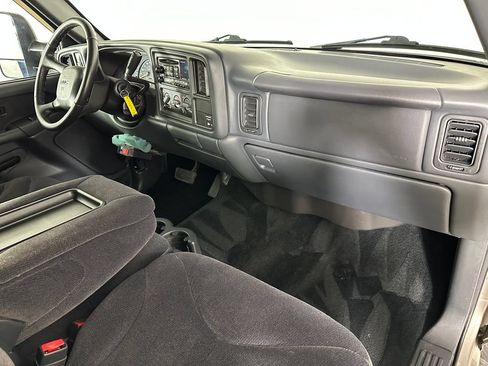 Used 2002 GMC Sierra 2500 4x4 Extended Cab HD w/ Off-Road Skid Plate Pkg image 22