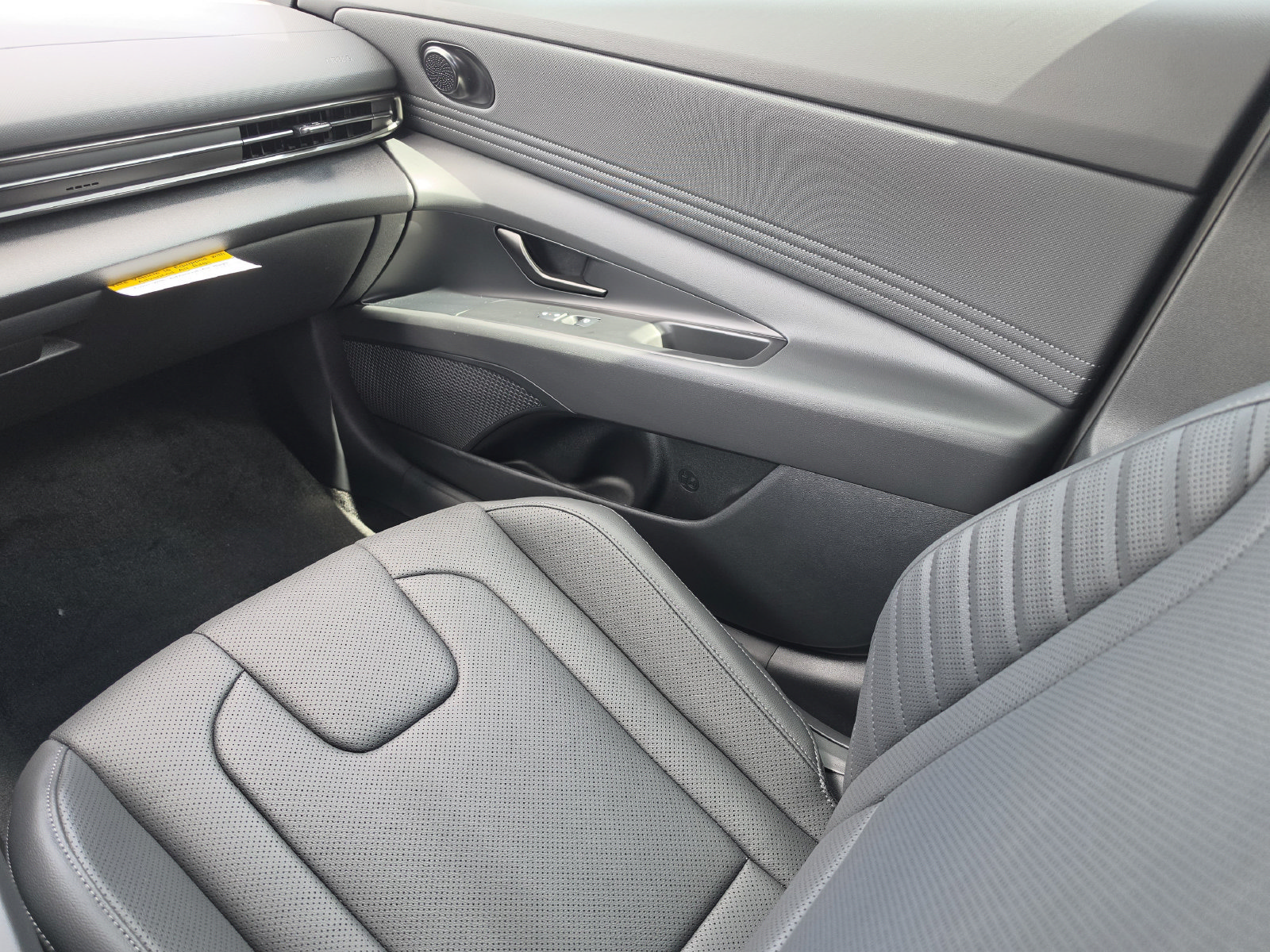 New 2026 Hyundai Elantra SEL Sport FWD image 20