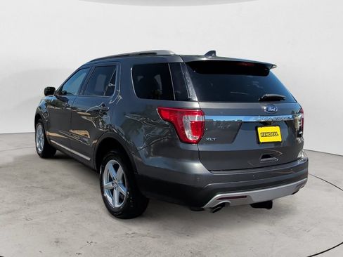 Used 2017 Ford Explorer XLT AWD/4WD image 7