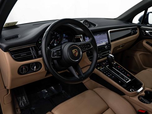 Certified 2024 Porsche Macan AWD/4WD image 13