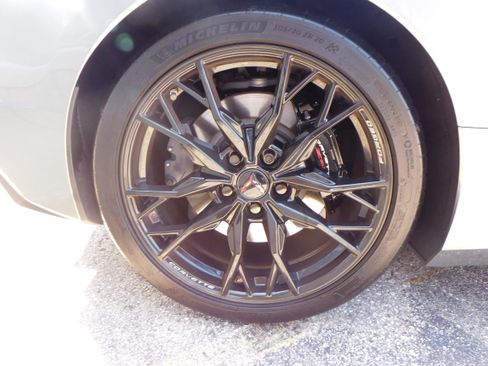 Used 2023 Chevrolet Corvette Stingray Premium Conv w/ Z51 Performance Package image 8