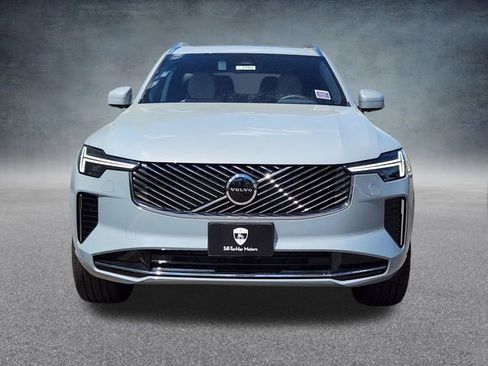 New 2025 Volvo XC90 B5 Core w/ Protection Package Premier image 5