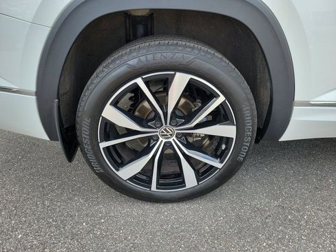 Used 2024 Volkswagen Atlas SEL Premium R-Line AWD/4WD image 5