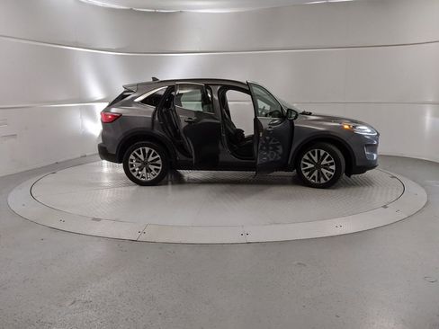 Certified 2022 Ford Escape Titanium w/ Class II Trailer Tow Package image 8