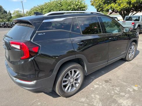 Used 2024 GMC Terrain SLT AWD/4WD image 3