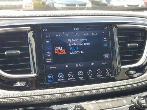 Used 2019 Chrysler Pacifica Limited w/ S Appearance Package FWD image 27