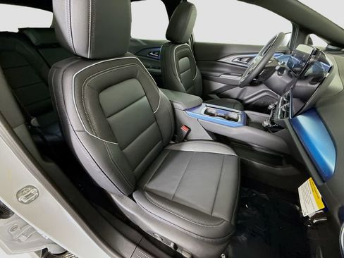 New 2026 Chevrolet Equinox EV LT image 28