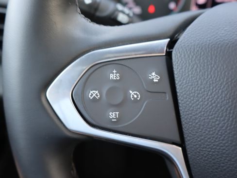 Used 2023 Chevrolet Traverse LT FWD image 19