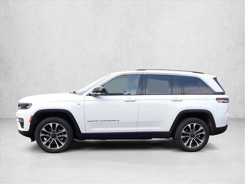 Used 2023 Jeep Grand Cherokee 4WD 4xe w/ Luxury Tech Group II image 2