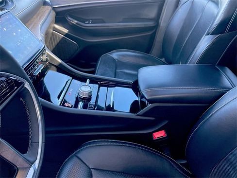 Used 2024 Jeep Grand Cherokee Overland image 21