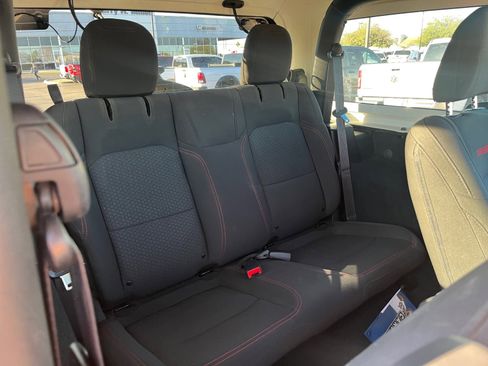 Used 2023 Jeep Wrangler Rubicon image 17