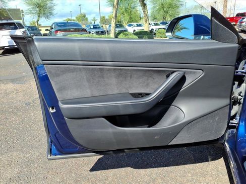 Used 2018 Tesla Model 3 image 18