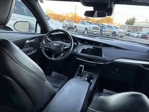 Used 2020 Cadillac XT4 Premium Luxury image 14
