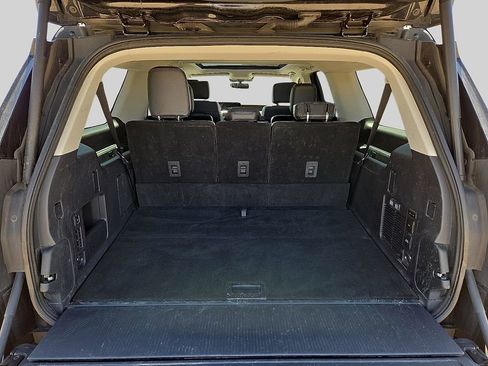 Used 2025 Ford Expedition Max Platinum AWD/4WD image 12