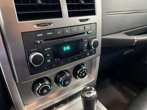 Used 2010 Jeep Liberty Limited image 13