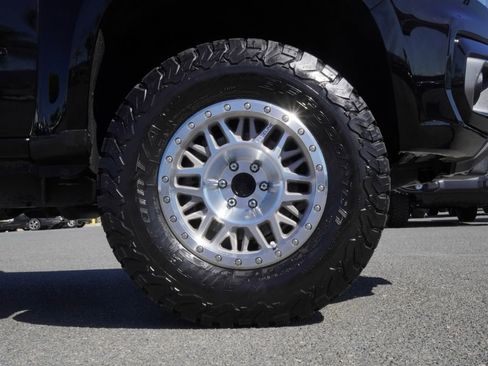 Used 2021 Chevrolet Colorado Z71 image 11