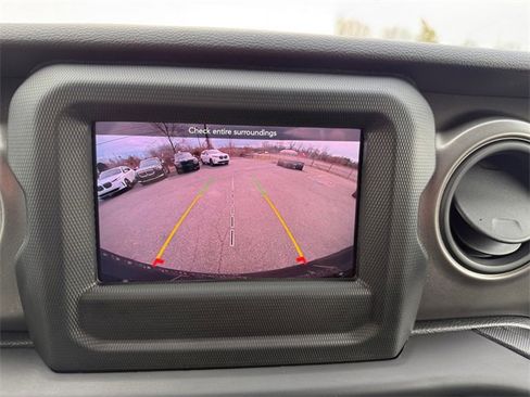 Used 2023 Jeep Wrangler Unlimited Sport image 24