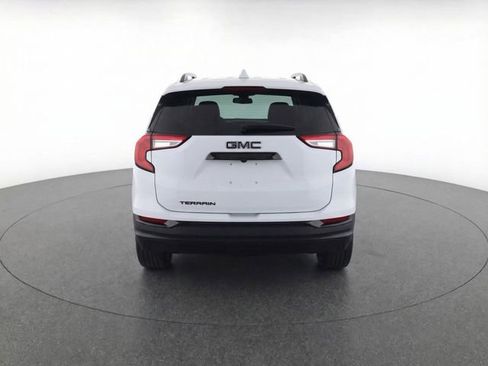 Used 2022 GMC Terrain SLE w/ Driver Convenience Package FWD image 6