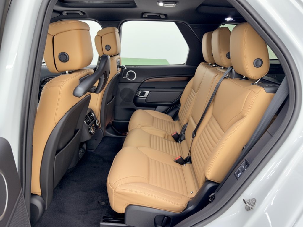 New 2026 Land Rover Discovery Dynamic SE AWD/4WD image 25
