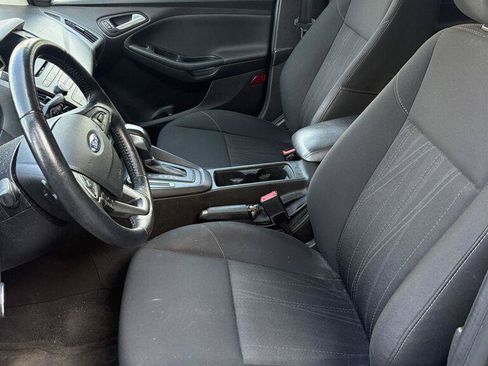 Used 2016 Ford Focus SE w/ SE Sport Package FWD image 15